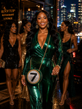 Load image into Gallery viewer, Lumière No. 7 Crystal Sphere Clutch – Emerald Champagne Edition