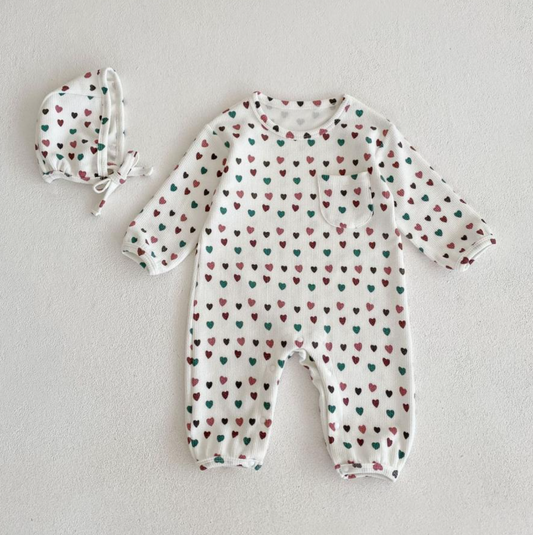 Harper 2 Piece Onesie + Hat Set</strong> – the perfect spring outfit for your little one's morning adventures! Made from 95% cotton, this set is not only soft and cozy but also durable for those active playtimes.