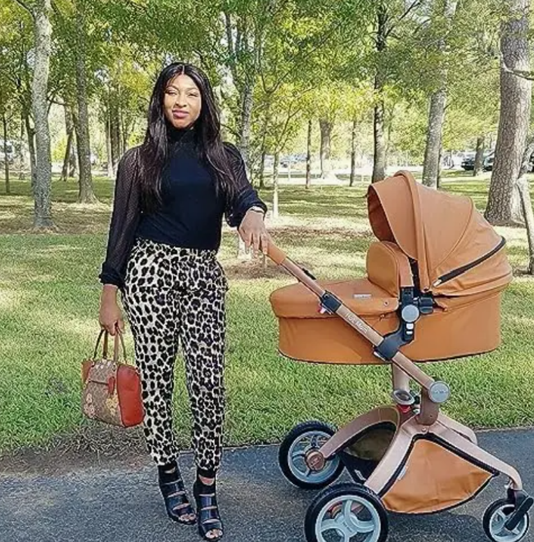 F22 Brown Baby Stroller: 360-Degree Rotating Seat and Reclining Baby Stroller