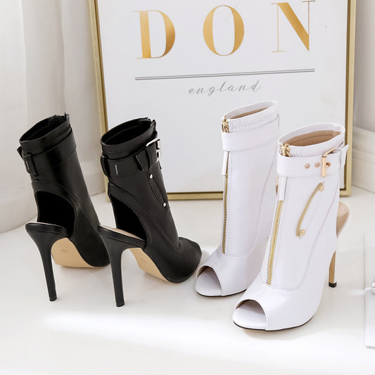 Women's boots for fall black and white