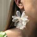 Load image into Gallery viewer, Erin Blooming Flower Earrings
