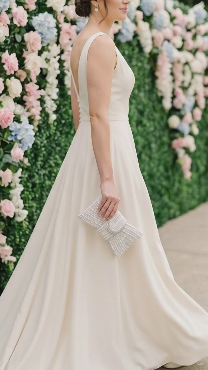 formal bridal handbag with crystal rhinestones and pearls