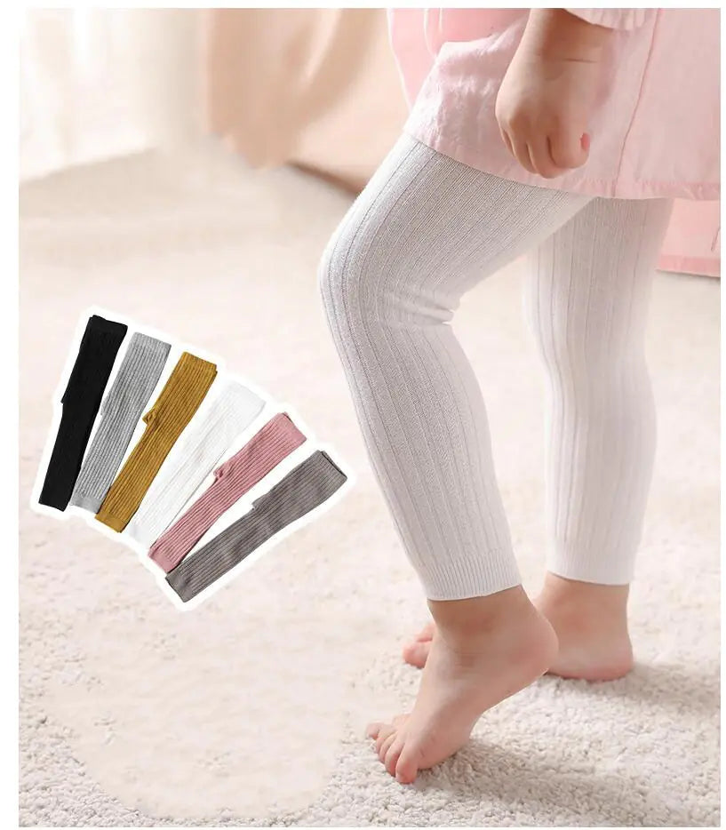 Emma Girls Leggings – the ultimate combo of comfort and cuteness for your little bundle of joy! These pants are like a gentle hug for your newborn, crafted with soft fabrics and a thoughtful design for a cozy fit that lets your baby move with ease.